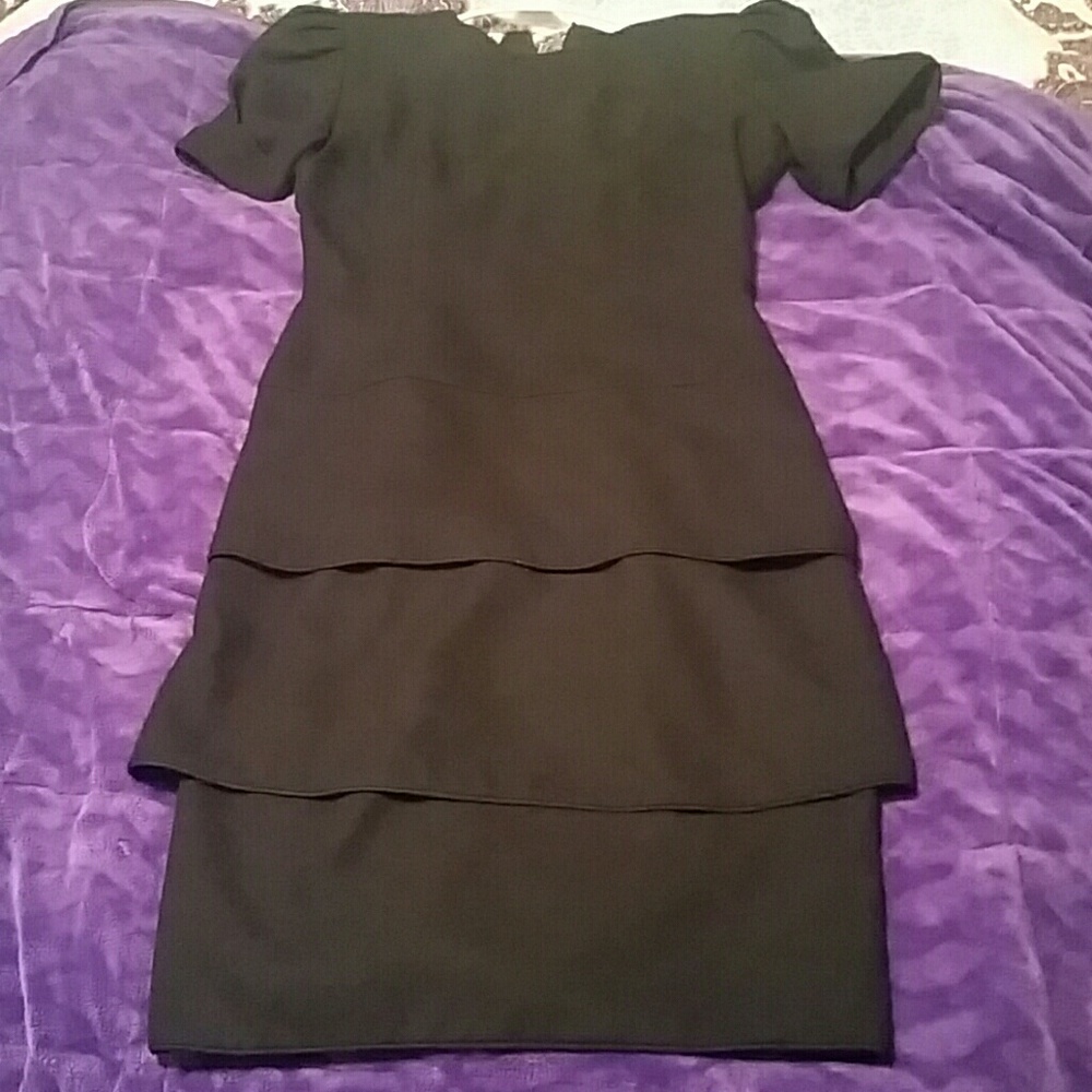 Size 6 maggy london black layered midi dress
